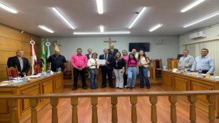 Câmara Municipal faz entrega da Moção de Parabenização Nº13/2023.