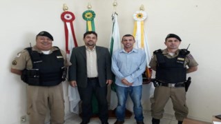 Presidente da Câmara Municipal recebe 2º Tenente PMMG do 6º Pelotão de Conceição do Rio Verde  Presidente da Câmara Municipal recebe 2º Tenente PMMG do 6º Pelotão de Conceição do Rio Verde